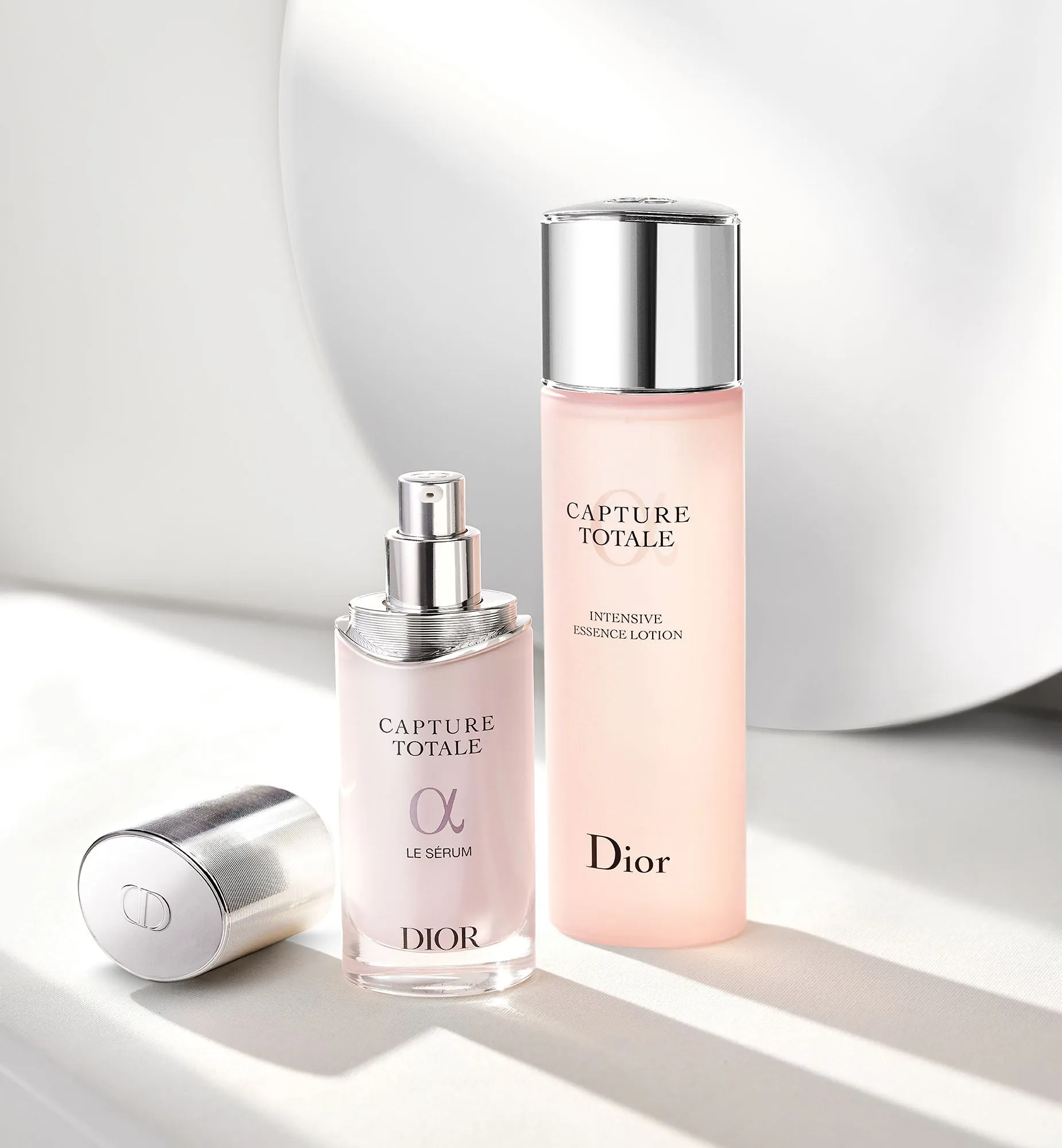 CAPTURE TOTALE 3-PIECE SKINCARE SET & POUCH