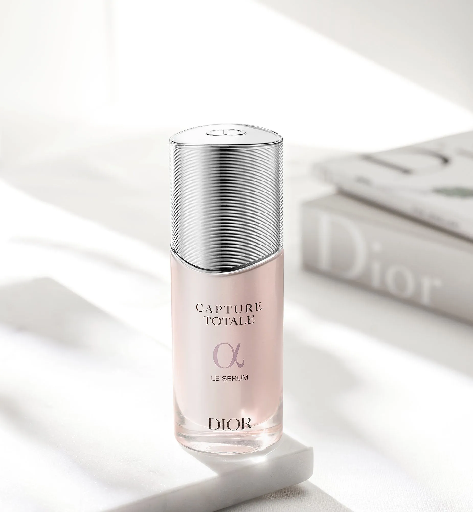CAPTURE TOTALE 3-PIECE SKINCARE SET & POUCH